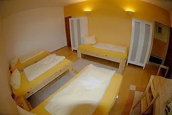 Carl Guest house 2*